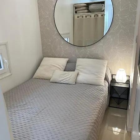 Joli Proche Apartment *