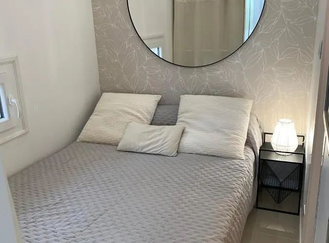 Joli Proche Apartment *