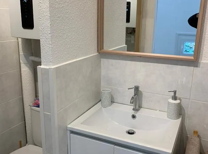 Joli Proche Apartment *